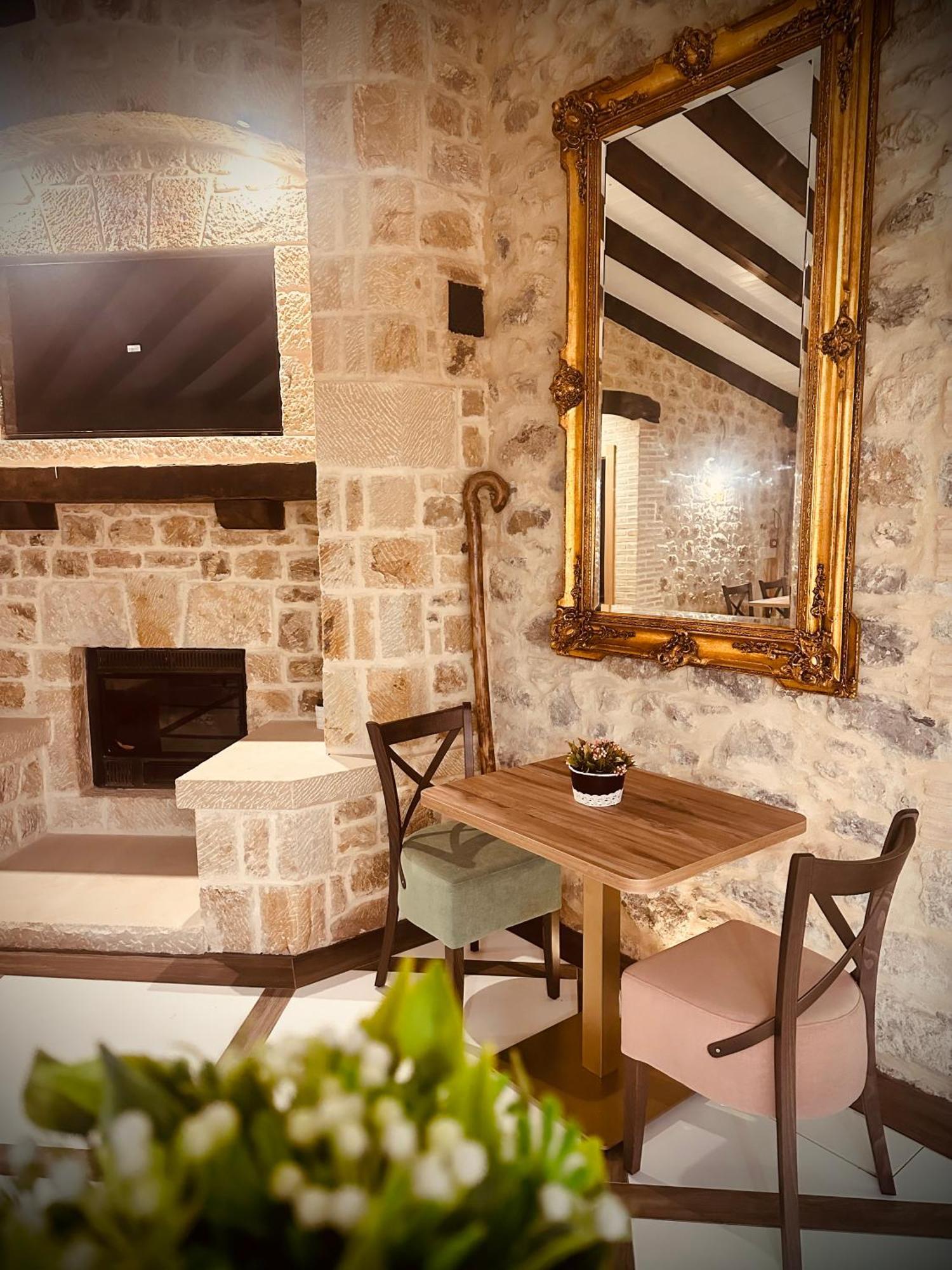 ארנוארו La Quinta Luxury Palace מראה חיצוני תמונה